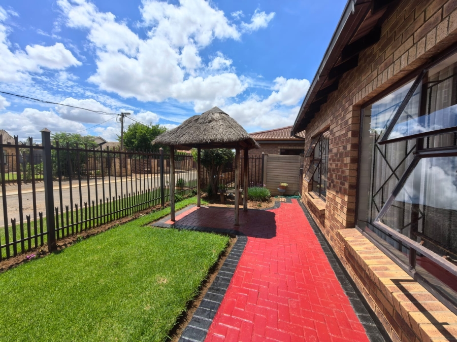 3 Bedroom Property for Sale in Grasslands Free State